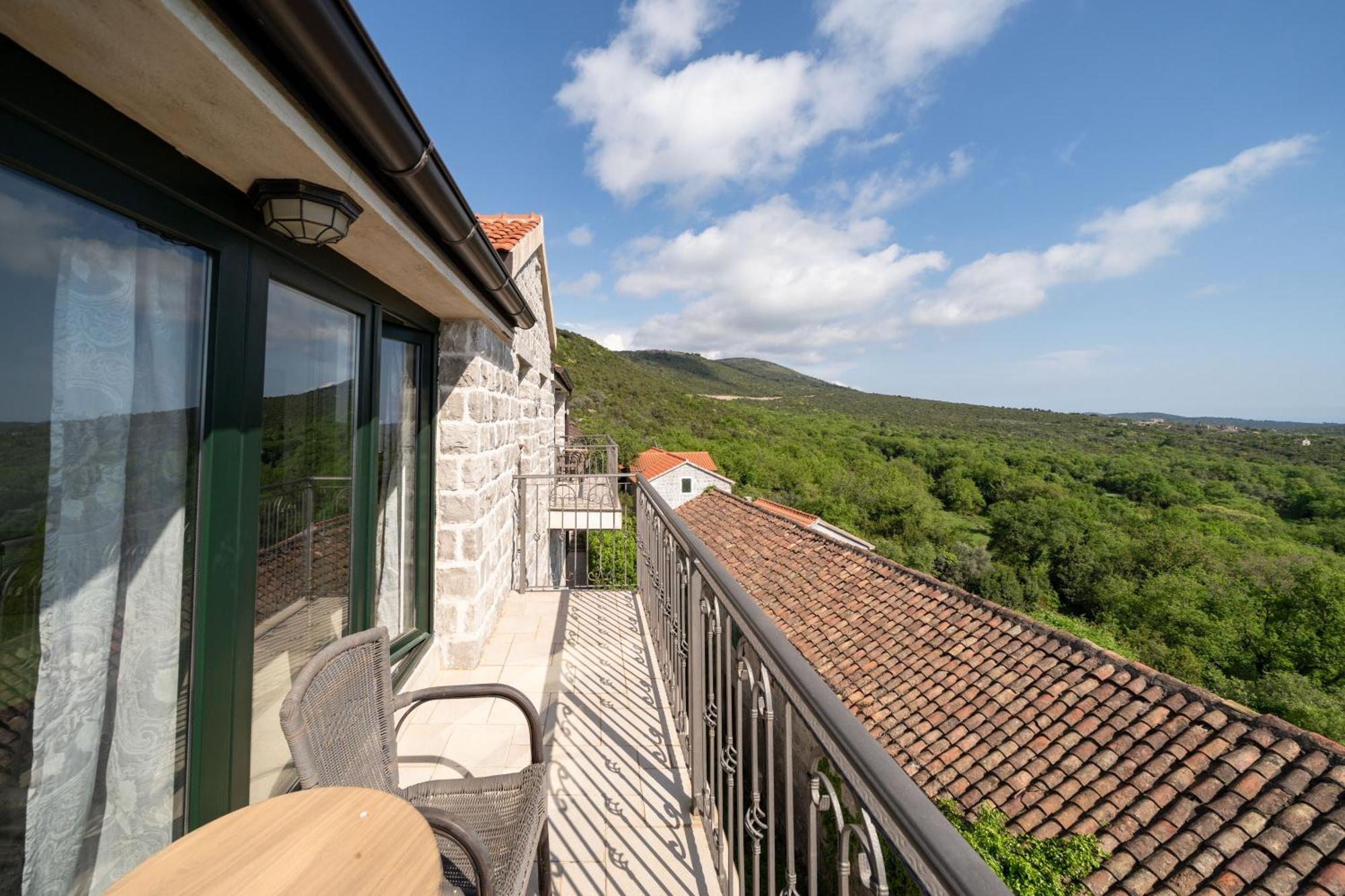 Village 4* Klinci