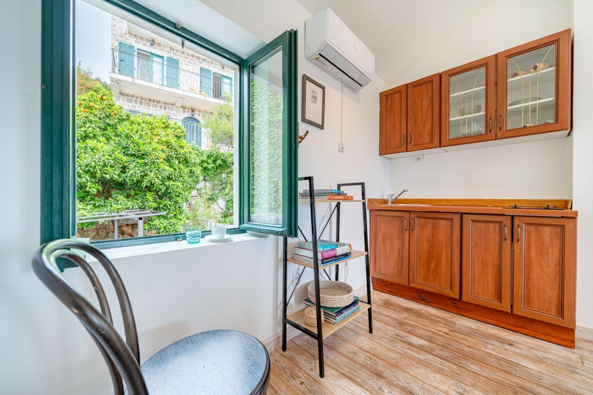 Village Aparthotel 4*